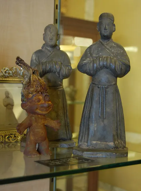 Alembic I: Korean figurines and “ironized” troll doll
