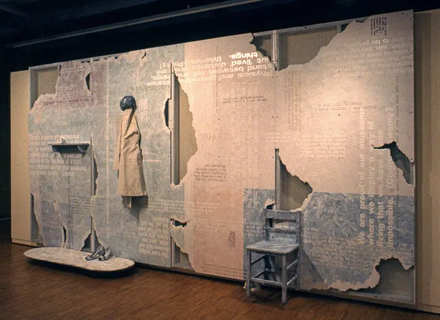 Mneme XXIII: Trace: installation from side